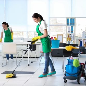 commercial-cleaners-cleaning-office-floors